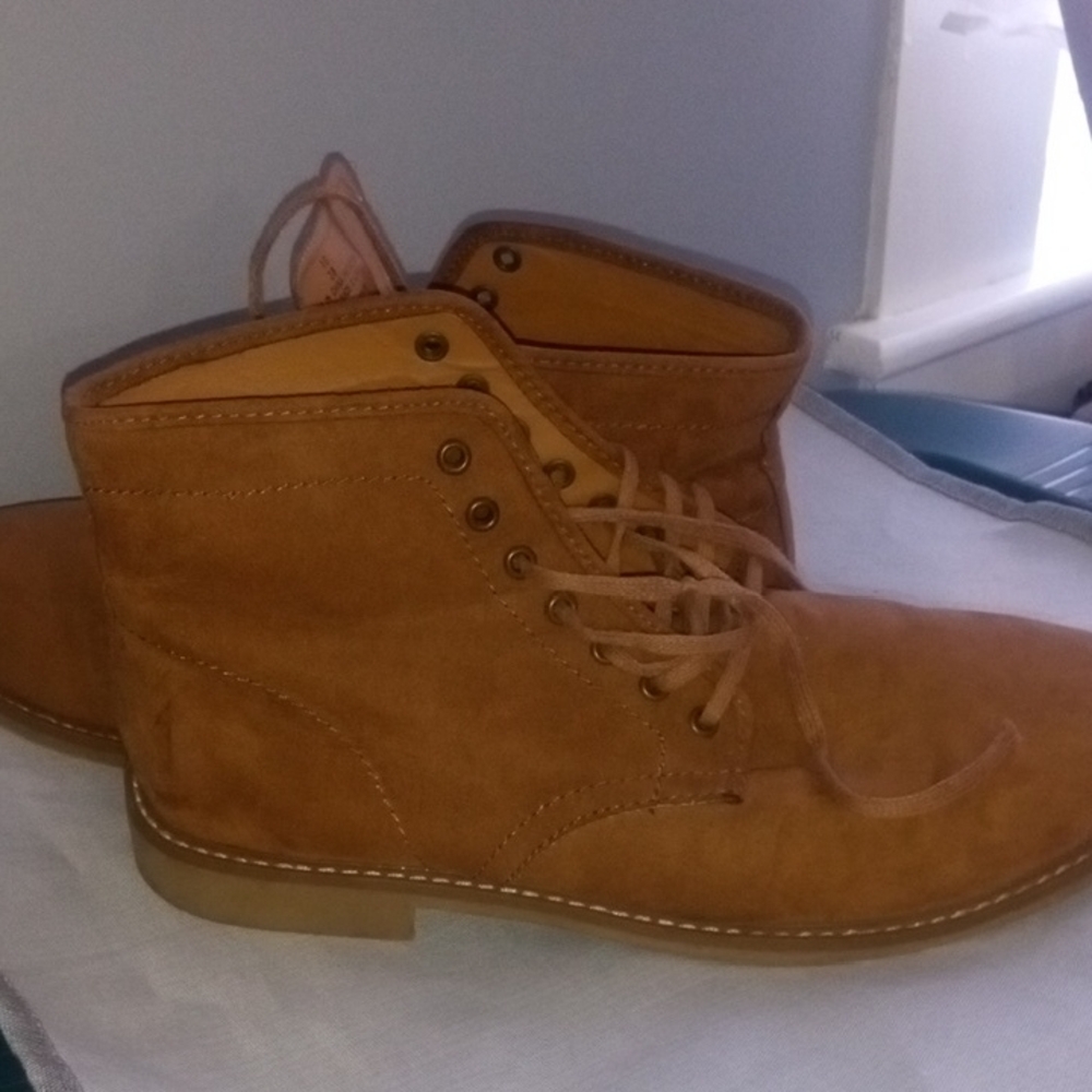 Men,S Old Navy Boots Sz.10